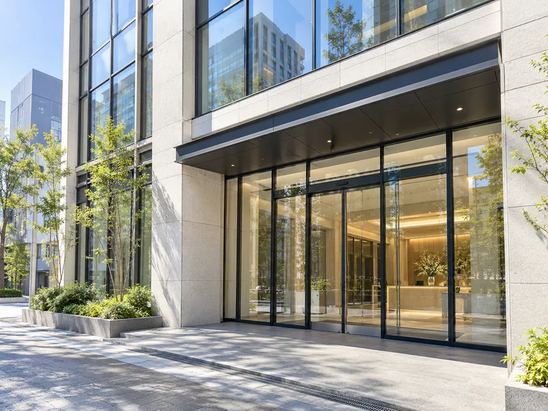 〇〇ビルのエントランス